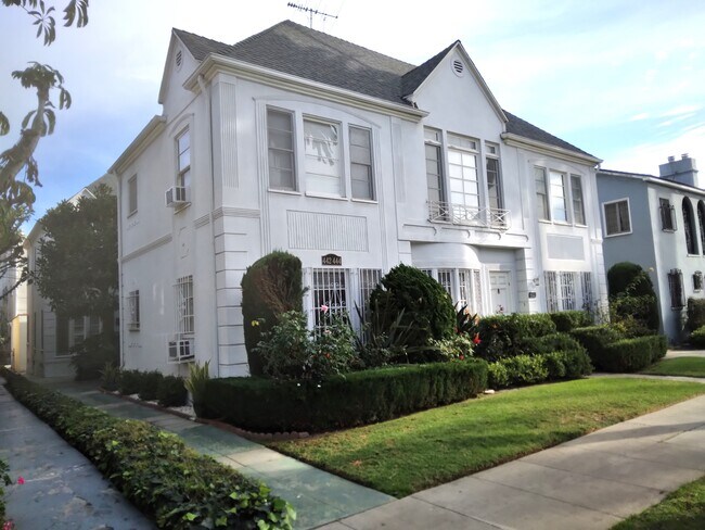 Building Photo - 442 S Palm Dr