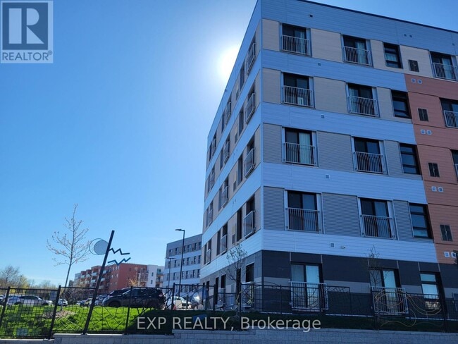 Building Photo - 75-175 Barrie Rd
