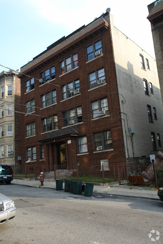 Foto del edificio - 118 Saratoga Ave