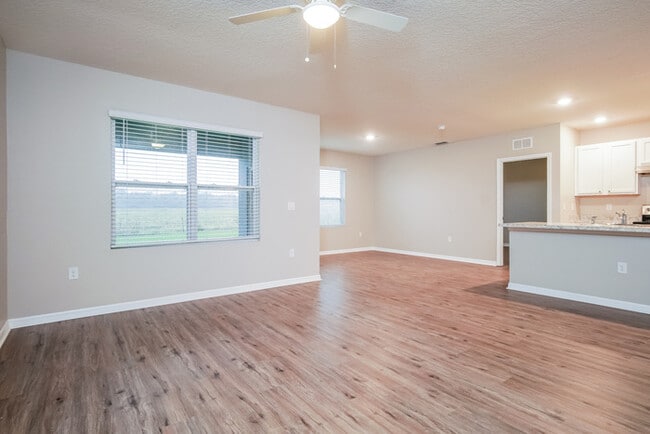 Building Photo - 1064 Cambridge Dr