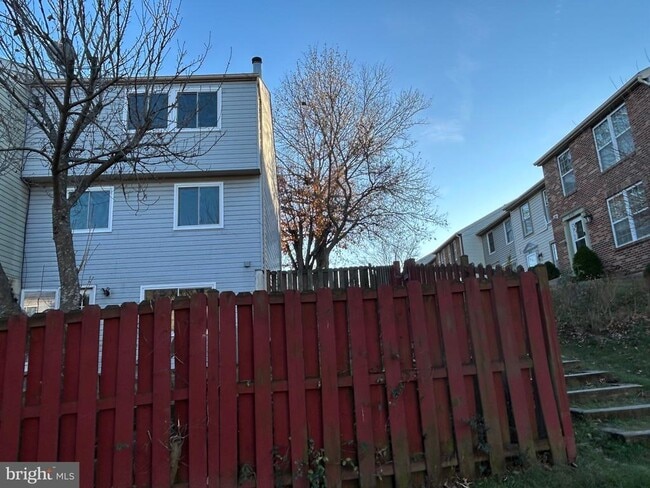 Foto del edificio - 6363 Generals Ct