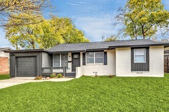 Building Photo - 9942 Santa Garza Dr
