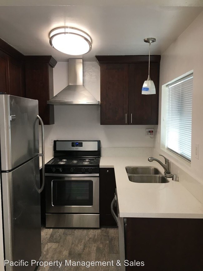 Building Photo - 4026 Iowa St