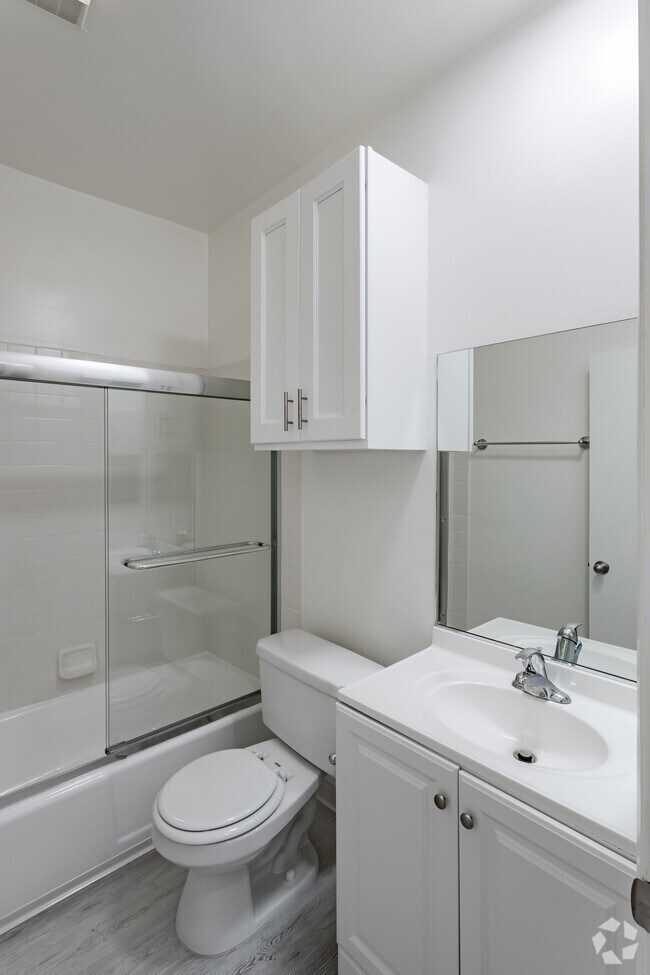 1HAB, 1BA - 650 ft² - 10905 Ohio Ave