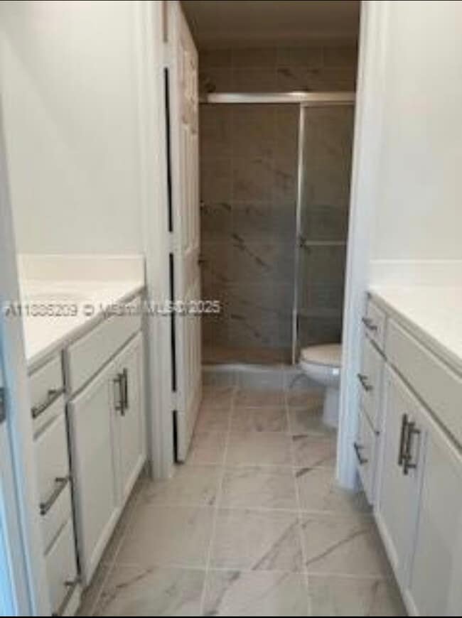 Building Photo - 6270 SW 47th Ct