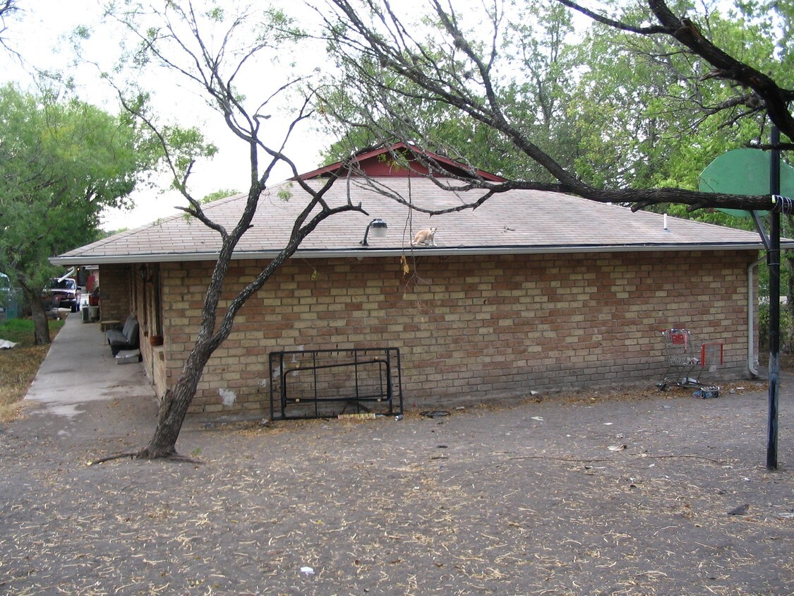 Foto del edificio - 11115 Belair Dr