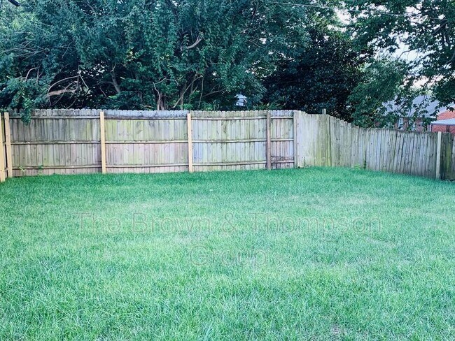Building Photo - 506 Stonehaven Dr