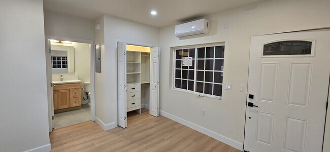 Foto del edificio - 21214 Merridy St