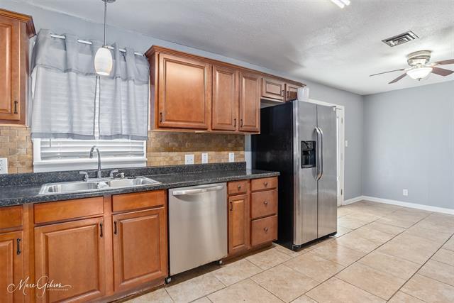 Building Photo - 1620 Joy Dr