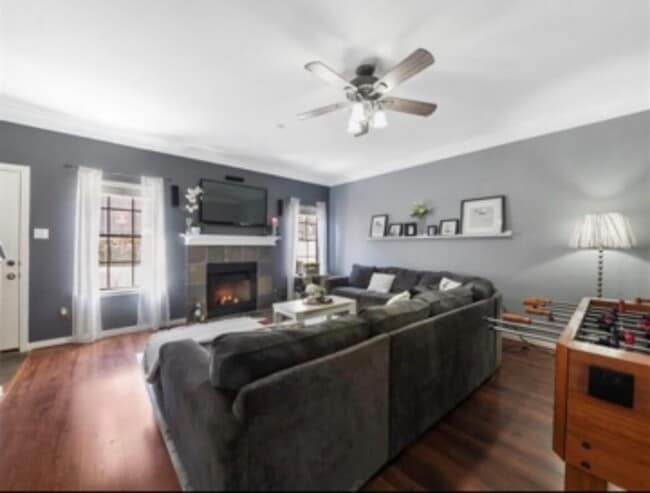 Living Area - 9850 Pagewood Ln