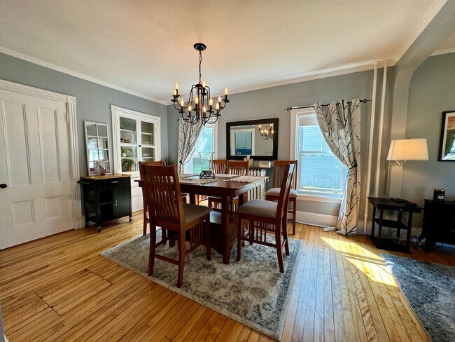Foto del edificio - 3BD/1.5BA South Portland Single Family Home!! W/D In-Unit & Storage in Basement & Shed! Available...