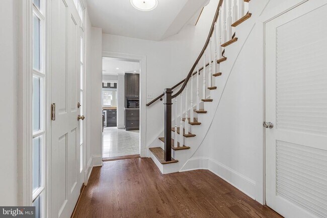 Foto del edificio - 611 G St SE