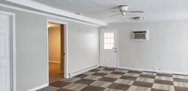 Foto del edificio - 8620 Portage Rd