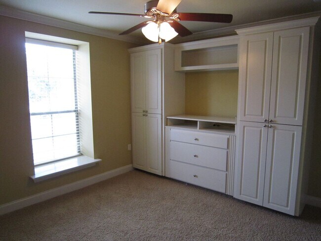 Foto del edificio - 2BR 2BA Condo in the Garden District