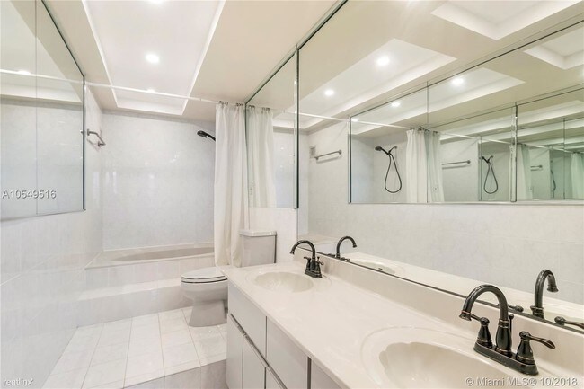 Building Photo - 2 br, 2 bath  - 5005 Collins Ave # 15