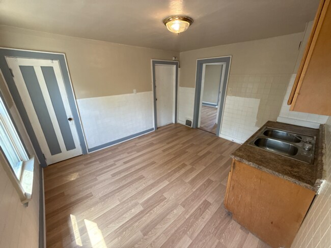 Building Photo - 3201 N 39th St