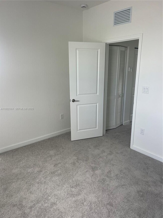 Foto del edificio - 2630 SE 27th Ct