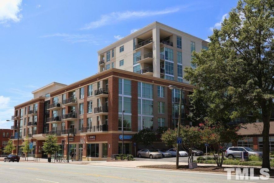 Foto principal - 140 W Franklin St