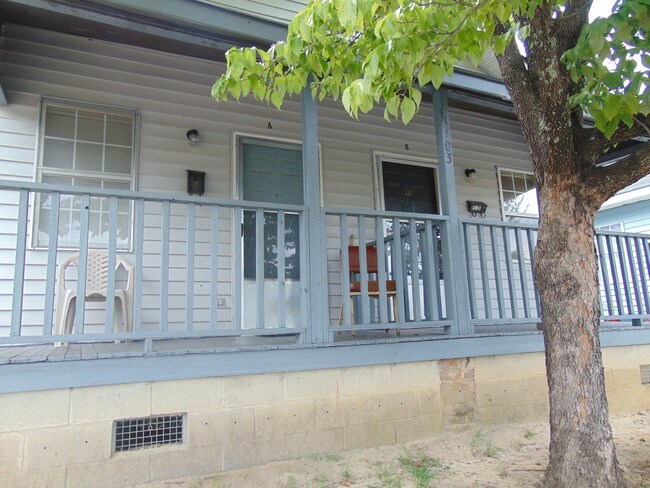 Foto del edificio - 1107 Oak St