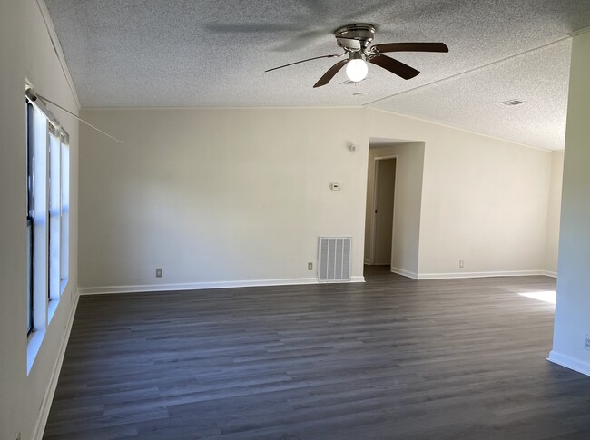 Building Photo - 120 Bomber Rd