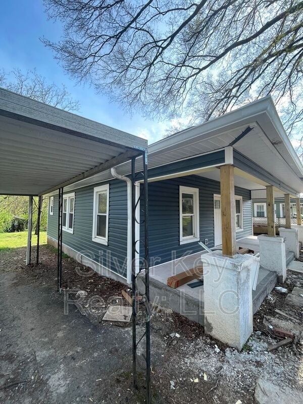 Building Photo - 705 Eastanallee Ave