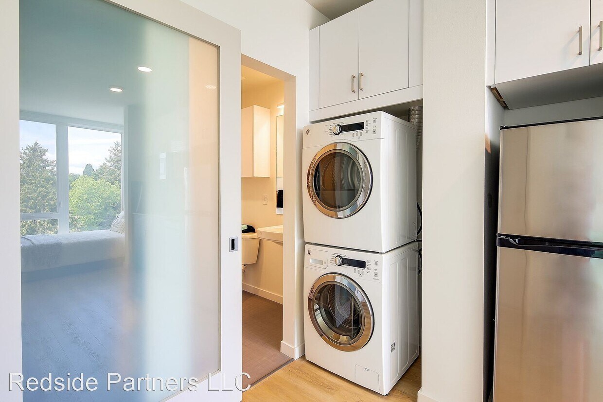 Foto principal - 1222 NE 65th St