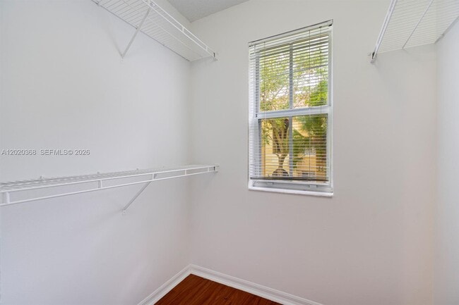 Foto del edificio - 2548 Centergate Dr