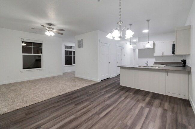 Foto del edificio - 710 715 S