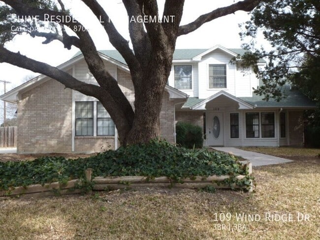 Foto del edificio - 109 Wind Ridge Dr