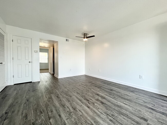 1HAB, 1BA - 556 ft² - Autumn Ridge Apartments