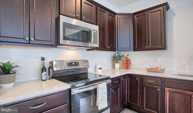 Foto del edificio - 1706 Shady Ln