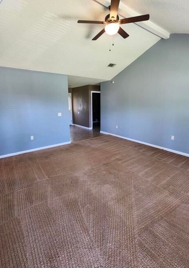 Foto del edificio - 1302 Loblolly Dr