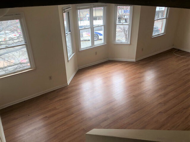 Foto principal - 353 2nd St