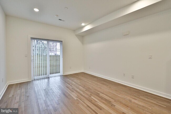 Foto del edificio - 2133 N Franklin St