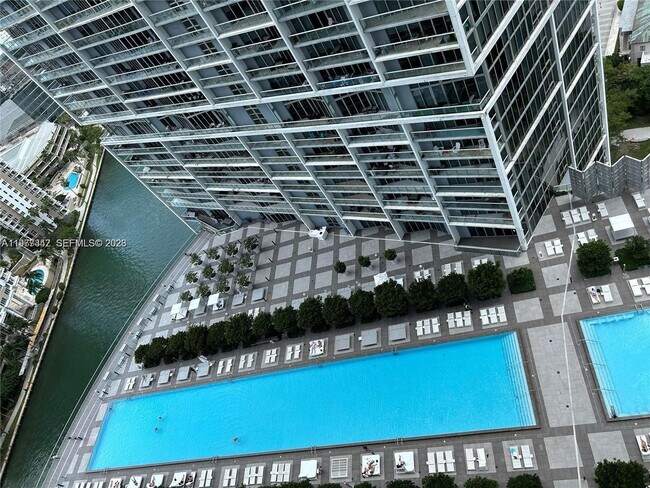 Foto del edificio - 475 Brickell Ave