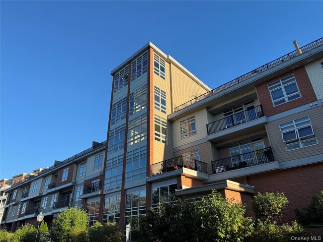 Building Photo - 30 Beekman St