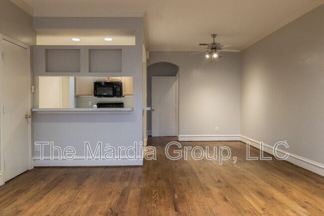 Foto del edificio - 3904 Brandon Park Dr