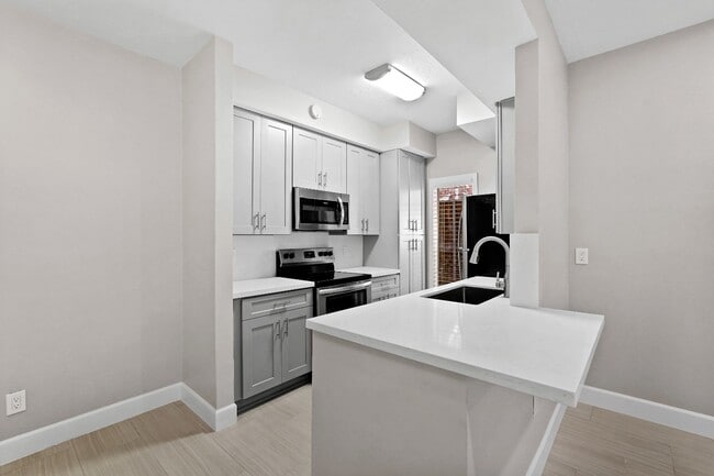 Building Photo - 2300 Augusta Dr