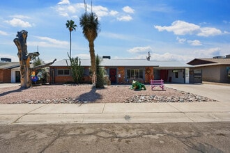 Building Photo - 8639 E Virginia Ave