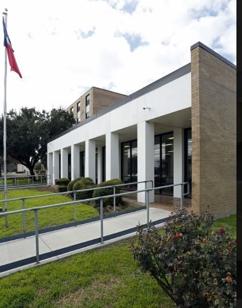 Building Photo - 3201 Sondra Dr