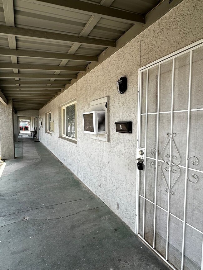 Building Photo - 14005 N Palm St