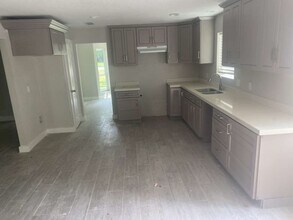 Building Photo - 529 Brandon Rd