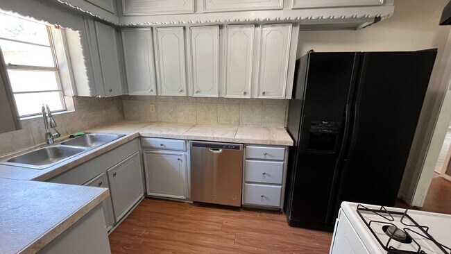 Foto del edificio - 6514 Teluco St