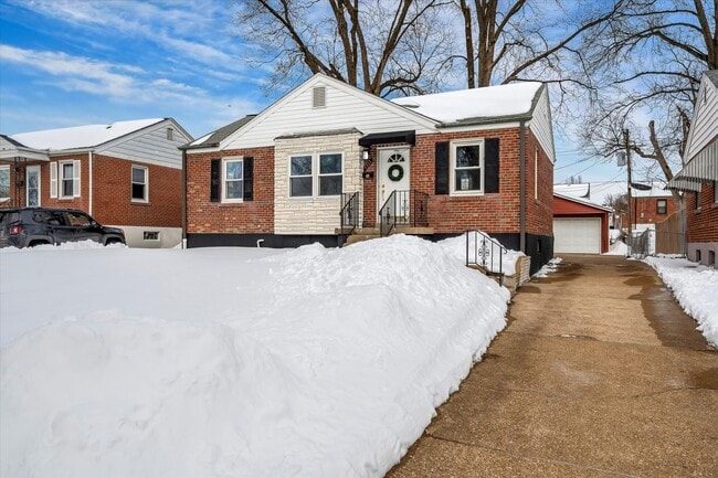 Building Photo - 4333 Schirmer St