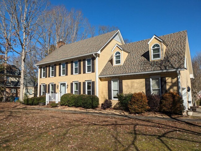Foto del edificio - 417 Nichols Farm Dr