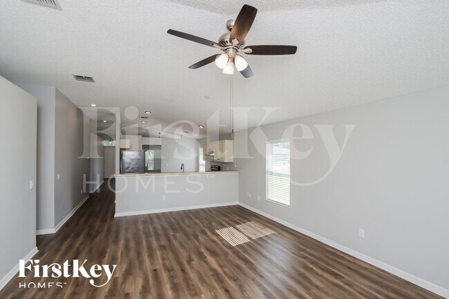 Foto del edificio - 701 Lavender St SE