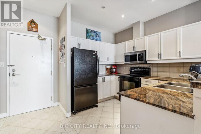 Building Photo - 1-401 Leaside Park Dr