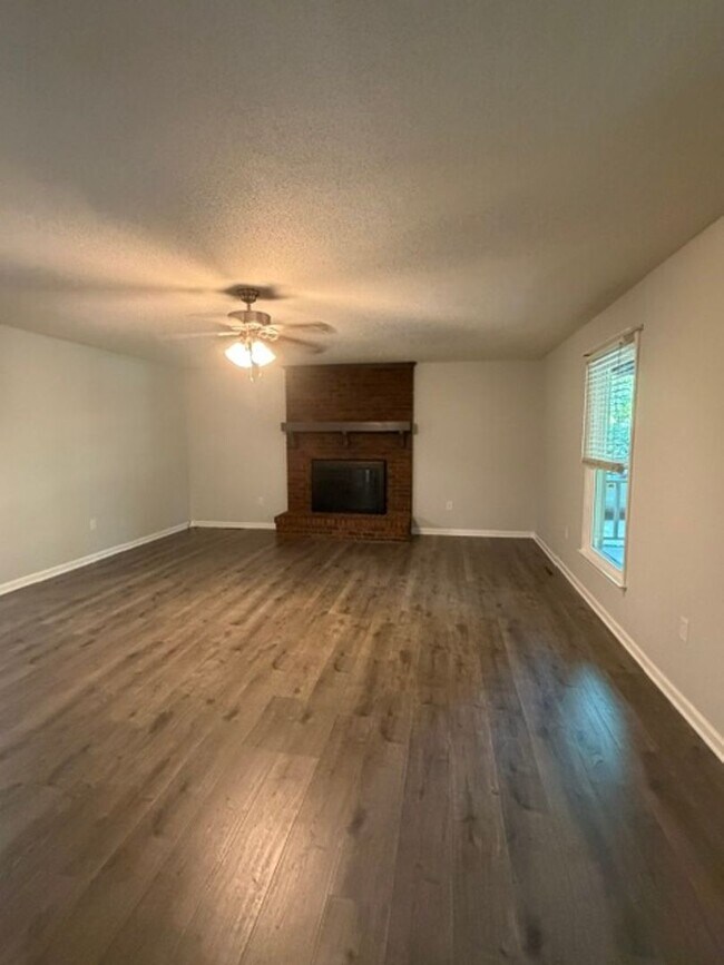 Foto del edificio - 2723 Meadow Oak Dr