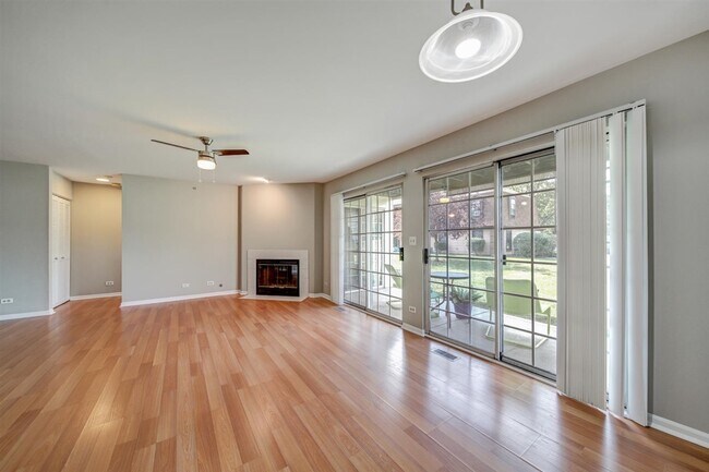 Building Photo - 5S530 Scots Dr
