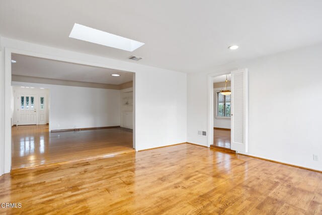 Foto del edificio - 1455 Avonrea Rd